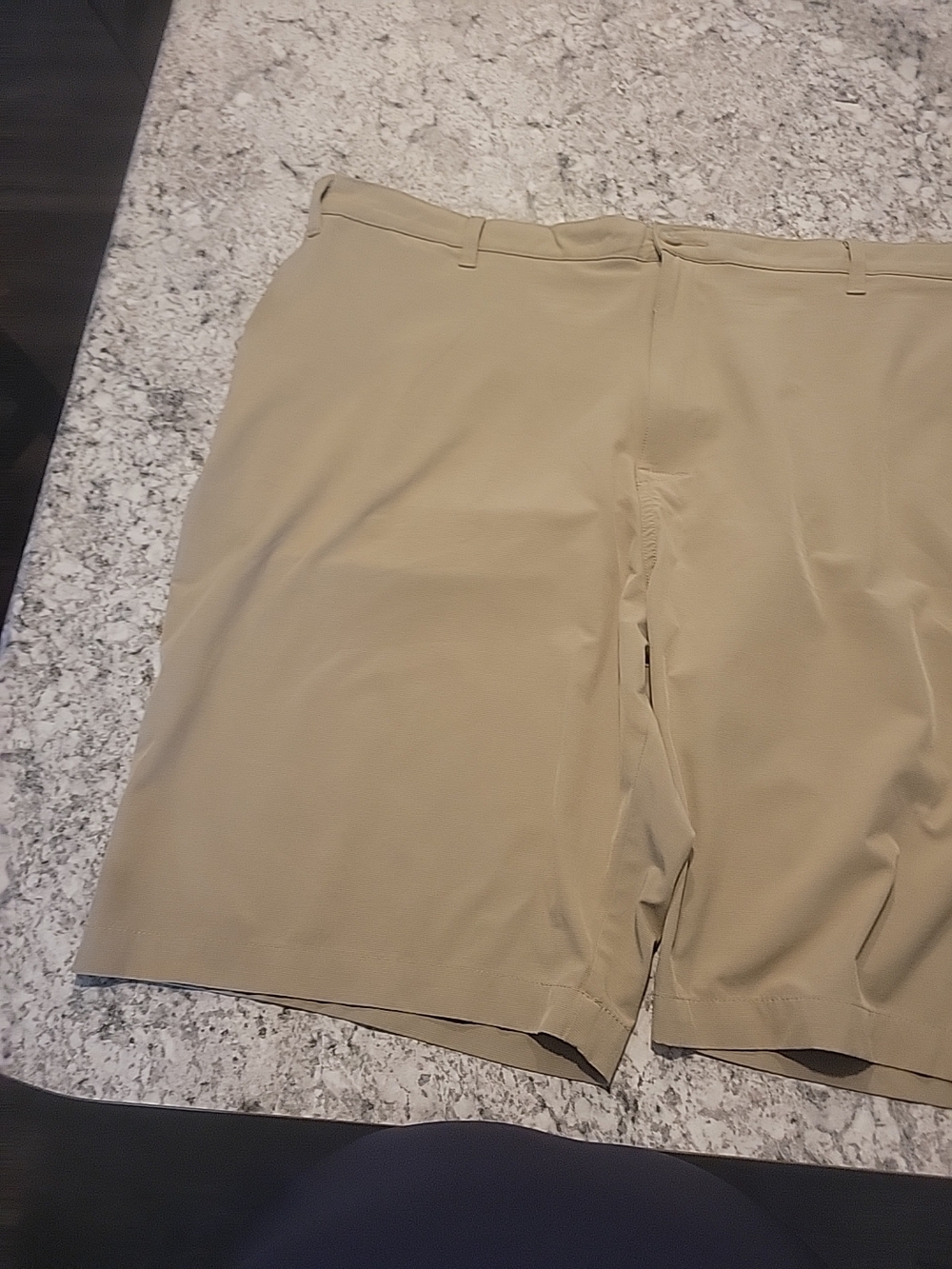 Callaway Men's Khaki Flat-Front Performance Golf Shorts - Picture 11 of 11